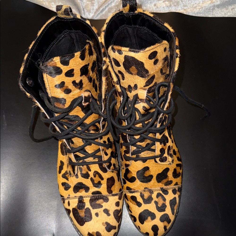 Leopard Pattern Lace-Up Boots